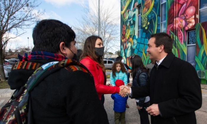 F. Varela: Watson en la presentación de un mural sobre las mujeres en el ámbito sanitario