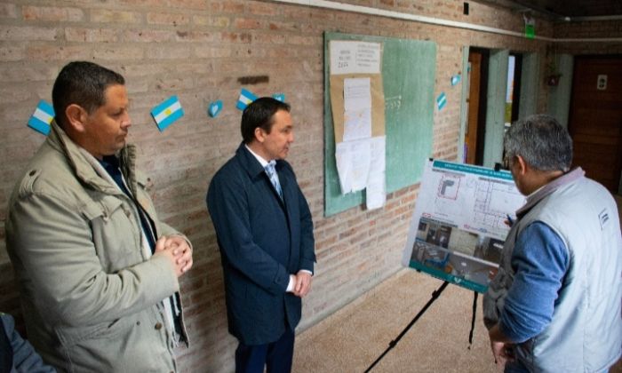 F. Varela: Watson corroboró la culminación en la obra eléctrica de la Secundaria Nº46