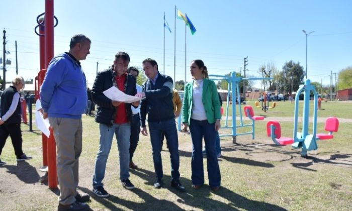 F. Varela: Watson supervisó el reacondicionamiento de una plaza en Ingeniero Allan
