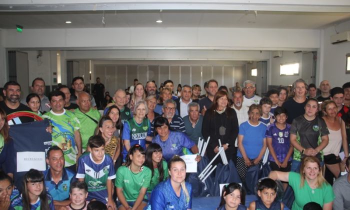 F. Varela - Reconocimiento y entrega de recursos al deporte local