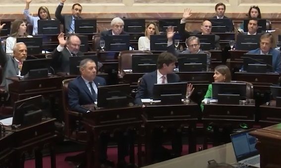 Los senadores se aumentaron las dietas: a partir de mayo cobrarán más de 4 millones en mano