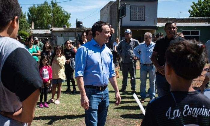 F. Varela - Andrés Watson monitoreó la puesta en valor de una plaza en La Colorada Oeste