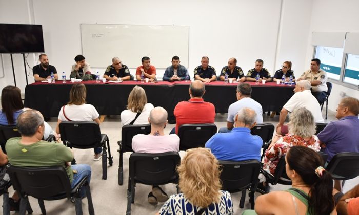 F. Varela - Seguridad: autoridades municipales y policiales junto a frentistas de la zona centro