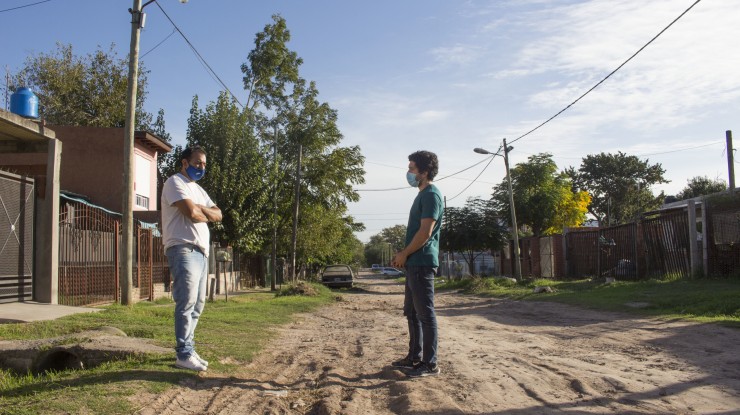 El Concejal Alaniz visitó a vecinos de los barrios Santa Rosa y San Jorge