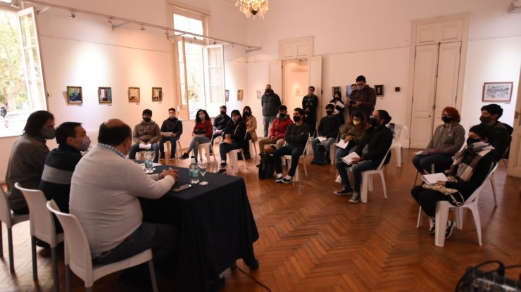 Watson saludó a los nuevos integrantes de la Orquesta Sinfónica Municipal