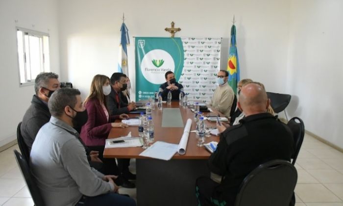 Florencio Varela: Andrés Watson junto a funcionarios municipales