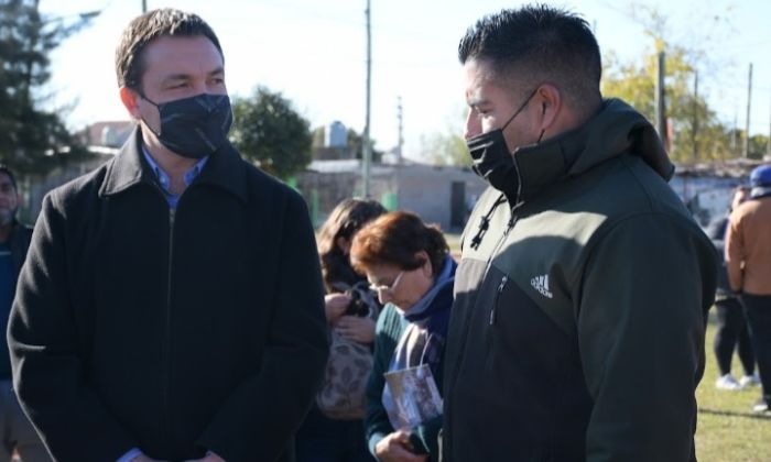 F. Varela: El intendente supervisó la puesta en valor de la plaza en el barrio Sarmiento