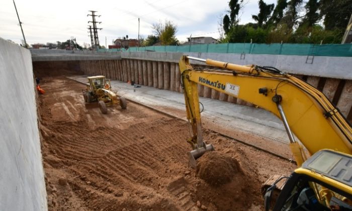 F. Varela: Avance en la construcción del Paso Bajo Nivel de Touring Club