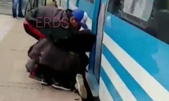 Dos sujetos peleaban en la estación, uno cayó entre el tren y el andén, sufrió fractura de pelvis