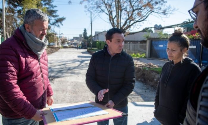 F. Varela: Andrés Watson monitoreó obras viales en la localidad de Villa Vatteone