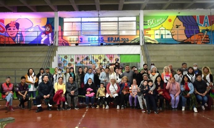 Florencio Varela: “Paredes que hablan”, mural en la Escuela de Adultos Nº 703
