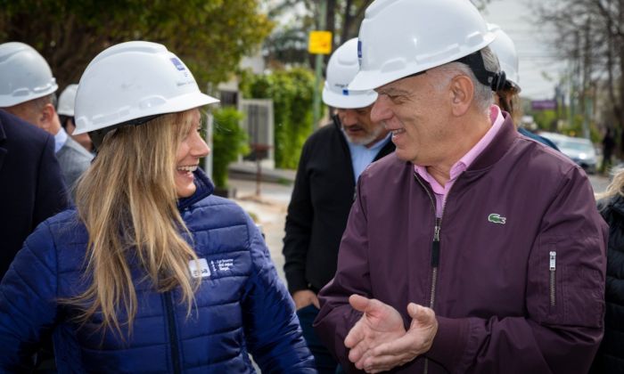 Galmarini visitó junto a Grindetti los avances de una obra cloacal que beneficiará a más de 13.000 habitantes de Lanús