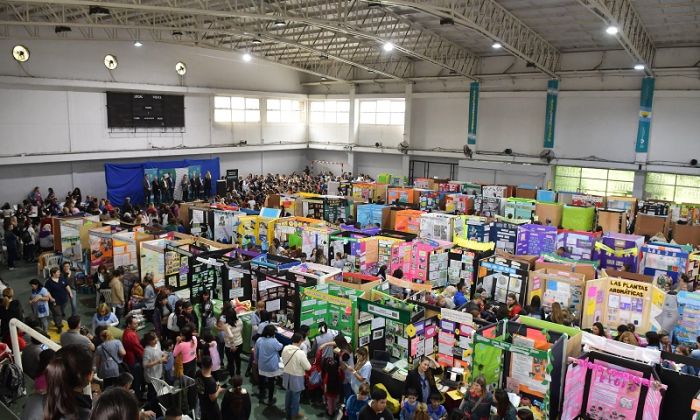 F. Varela - Andrés Watson inauguró la 15ª Feria distrital de Ciencias 2023