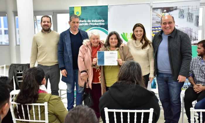 Florencio Varela – Entrega de  certificados del programa “Arriba Emprendedores”