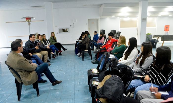 F. Varela - Taller de alimentación saludable con estudiantes de la Secundaria Nº38