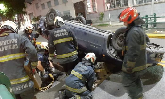 Chacarita: Borracho al volante, chocó y volcó