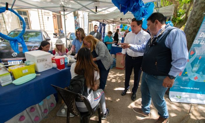 F. Varela -Jornada por el Día Mundial de la Diabetes en la plaza San Juan Bautista