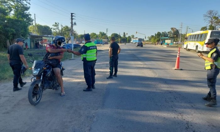 Operativos de interceptación vehicular en barrios varelenses