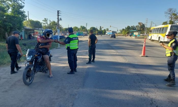 Operativos de interceptación vehicular en barrios varelenses