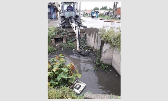 Florencio Varea - Limpieza en arroyo San Juan y desagües del distrito