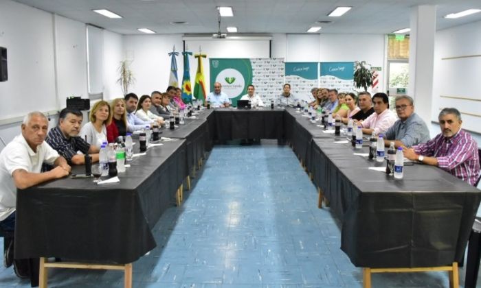 F. Varela - Andrés Watson presidió una nueva reunión con su gabinete