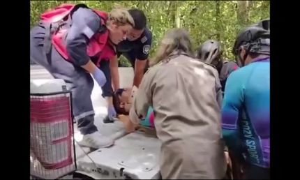 Parque Pereyra Iraola – Se accidentó un ciclista que circulaba por una zona no apta