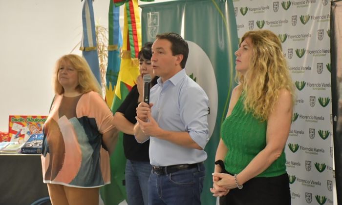 F. Varela – El intendente Watson entregó recursos a Centros Socioeducativos y Comunitarios