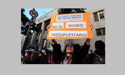 Marcha universitaria en “defensa de la educación pública”