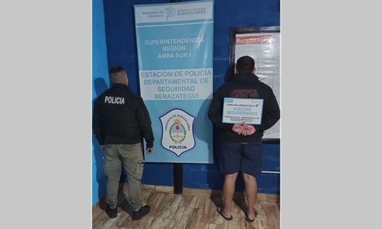 Berazategui – Tras varios allanamientos, fue aprehendido un sujeto que vendía drogas en modalidad “delivery”