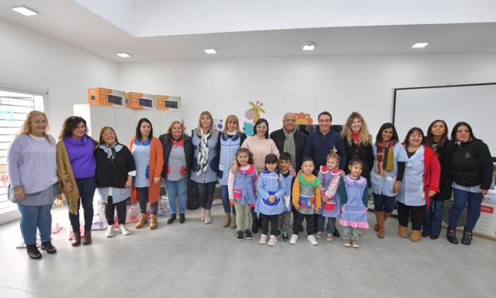 Florencio Varela – Entrega de materiales educativos a Jardines de Infantes Municipales