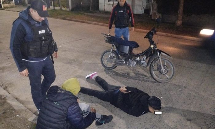 Quilmes – Detuvieron a dos integrantes de una banda de motochorros