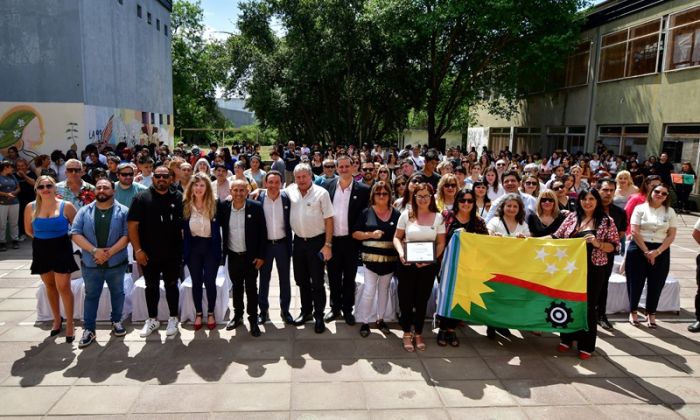 F. Varela - La Secundaria Nº10 “Lola Mora” celebró sus Bodas de Plata