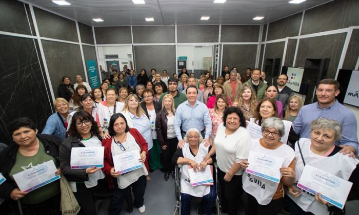 Andrés Watson entregó reconocimientos a manzaneras varelenses