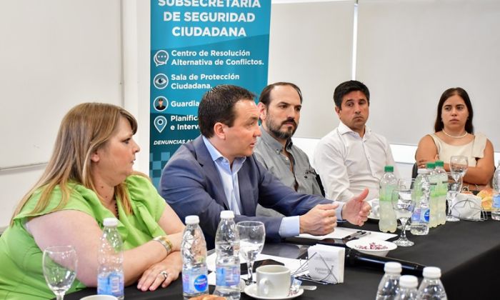 F. Varela - Mesa intersectorial para el abordaje de problemáticas en niñez y adolescencia