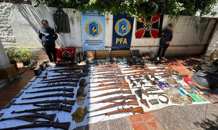 Bernal - La PFA incautó gran cantidad de armas y objetos de simbología nazi