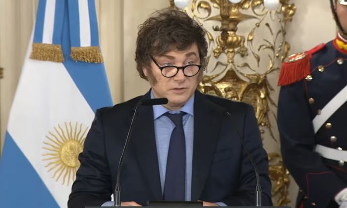 Milei anunció que prohibirá el traslado de presos por cuestiones de género