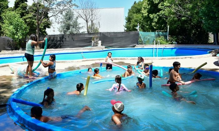 F. Varela - Polideportivo "Néstor Kirchner": Pileta, juegos y diversión