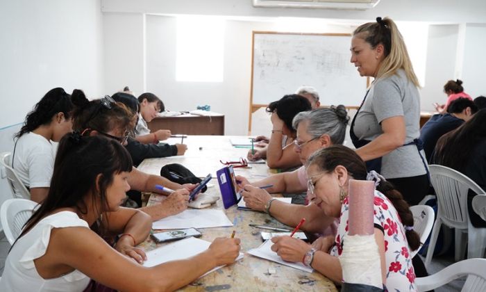 Florencio Varela - Comenzó el taller gratuito de muralismo