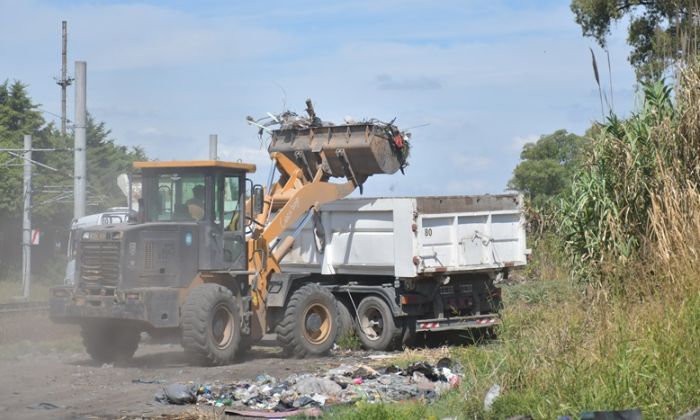 F. Varela - Andrés Watson recibió a vecinos de Bosques para delinear acciones en el barrio