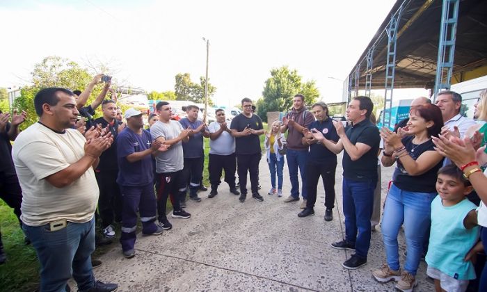 El Municipio y los Bomberos Voluntarios trasladaron 20 toneladas de insumos donados por varelenses a Bahía Blanca