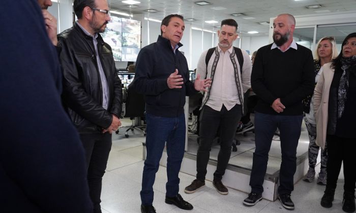 F. Varela - Seguridad ciudadana: reunión entre el Intendente Watson y autoridades educativas