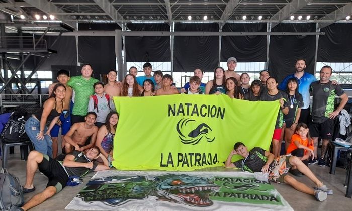 CABA - Torneo FENABA: cinco medallas para nadadores varelenses