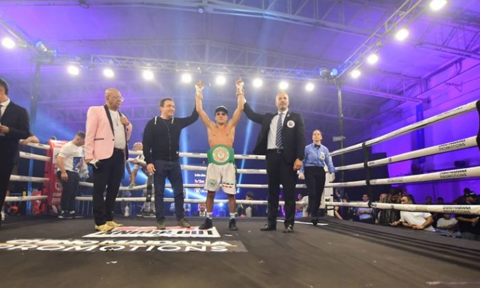 F. Varela - Boxeo internacional en el Polideportivo Municipal “La Patriada”