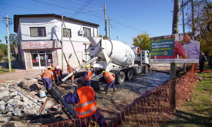 Florencio Varela - Repavimentación en el barrio Altamira