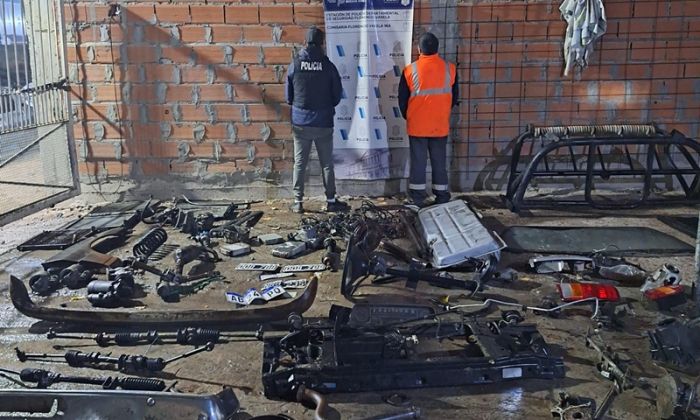 Tres detenidos vinculados al robo de una camioneta en Florencio Varela