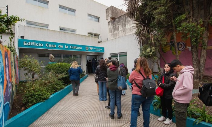 F. Varela – Vacaciones: comenzó la entrega de entradas gratuitas para obras teatrales