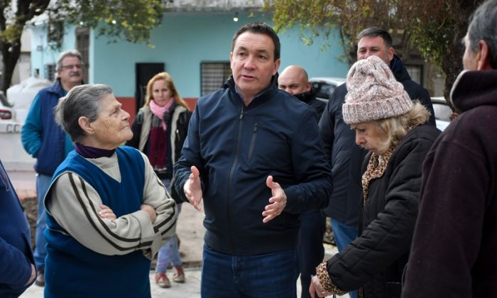 F. Varela - Reconstrucción de asfaltos en la zona céntrica del partido