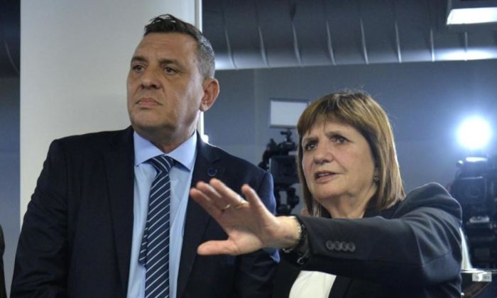 Policías bonaerenses denunciados: dimes y diretes entre Patricia Bullrich y Axel Kicillof
