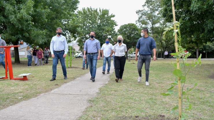 Campaña de forestación para distintas plazas de Florencio Varela