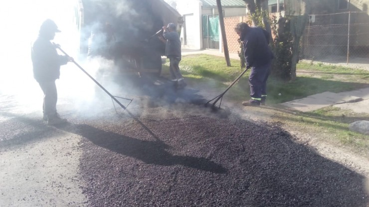 Trabajos de bacheo en La Sirena e Ingeniero Allan